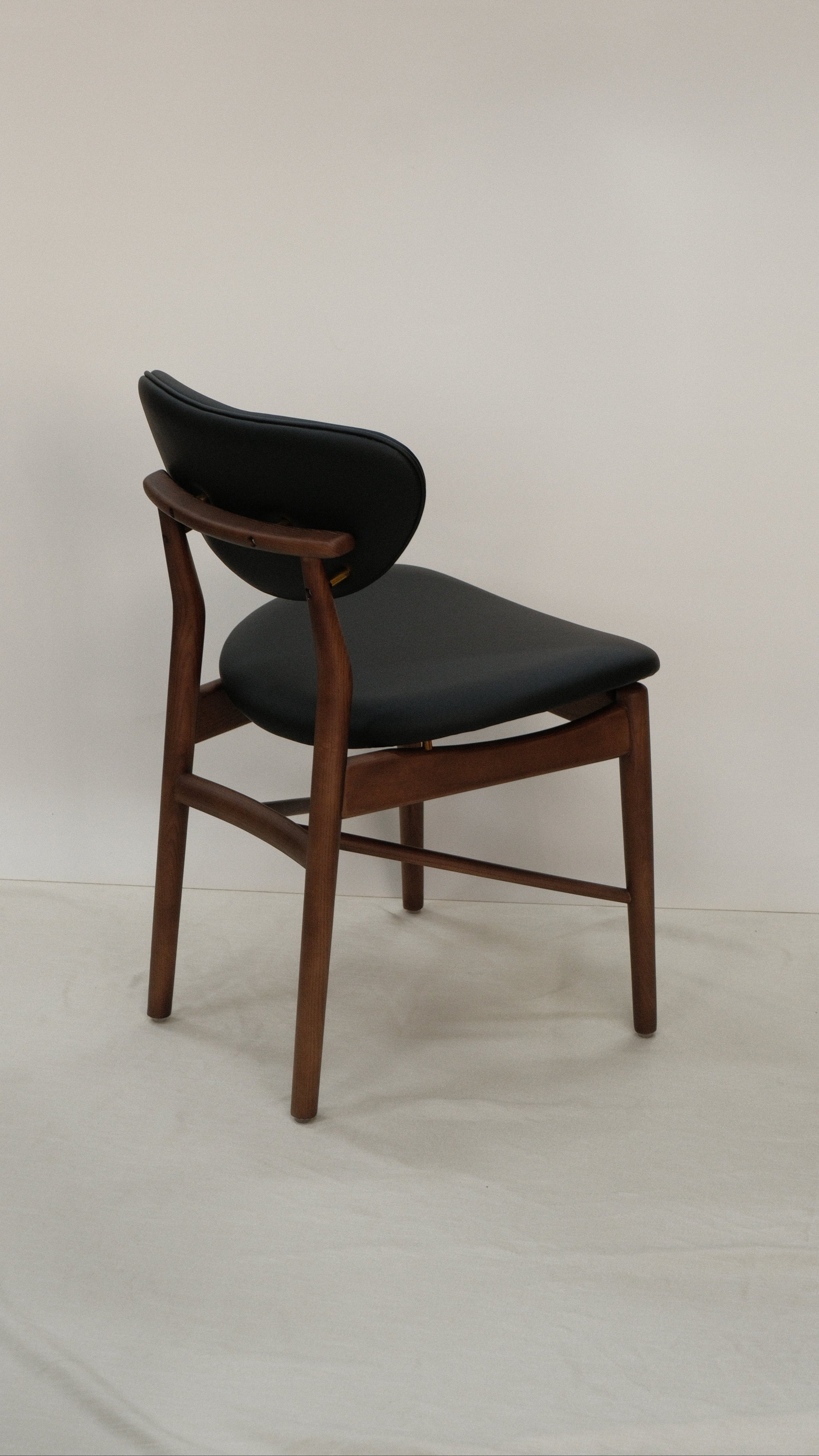 Leon Dining chair