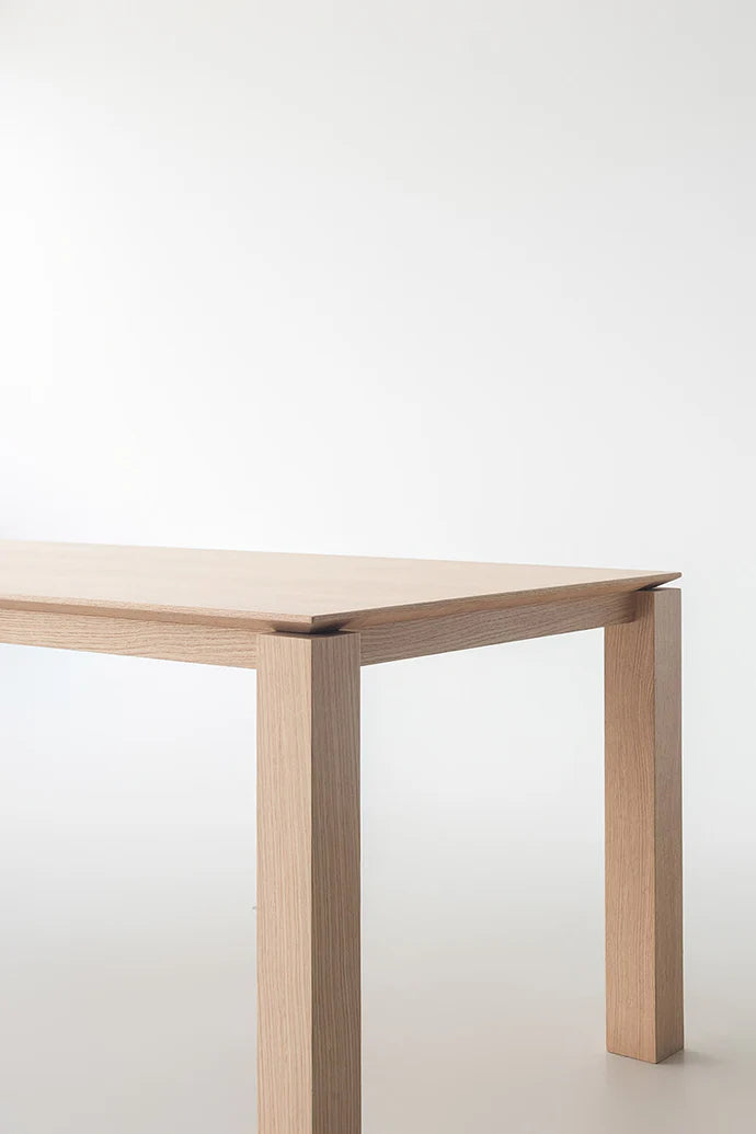 Slice dining table